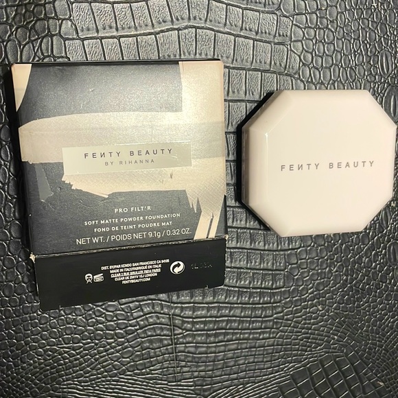 Fenty Beauty Other - Soft matte powder foundation